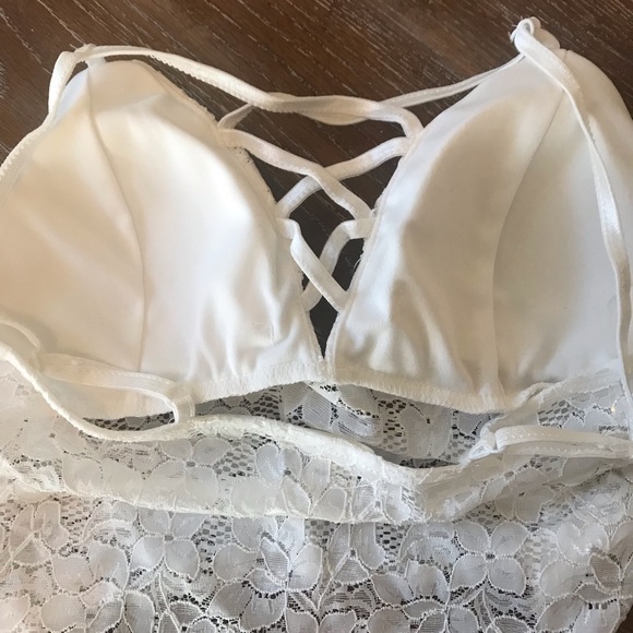 Strappy Lace Bralette - Picture 6 of 6